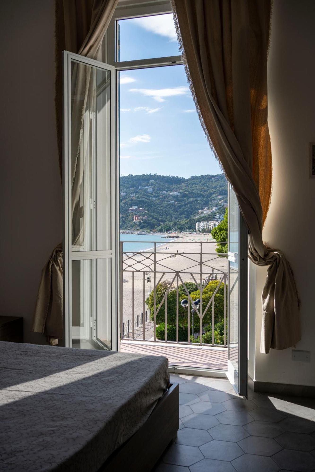 Hotel Miramare สโปตัวร์โน ภายนอก รูปภาพ